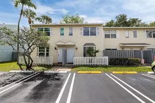 85 SW 3rd St, Pompano Beach, FL 33060 - Photo 3