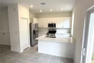 2523 SE 29th St, Homestead, FL 33035 - Photo 5