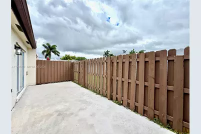 9254 NW 18th St, Pembroke Pines, FL 33024 - Photo 21