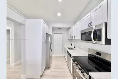 9254 NW 18th St, Pembroke Pines, FL 33024 - Photo 9