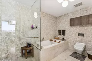 88 SW 7th St, Miami, FL 33130 - Photo 29