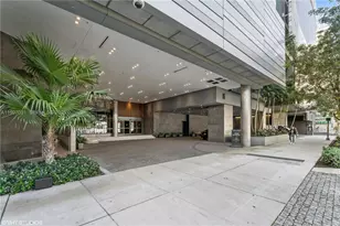 88 SW 7th St, Miami, FL 33130 - Photo 3