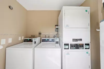 1100 NE 9th Ave #105, Fort Lauderdale, FL 33304 - Photo 13