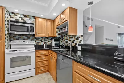 2671 S Course Dr #206, Pompano Beach, FL 33069 - Photo 9