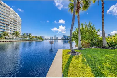 3245 NE 184 St #13101, Aventura, FL 33160 - Photo 25