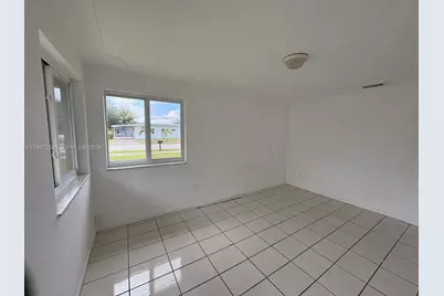 2550 SW 58th Ave #A, West Park, FL 33023 - Photo 5