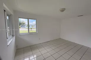2550 SW 58th Ave, West Park, FL 33023 - Photo 5