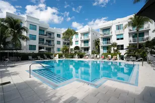 110 Washington Ave, Miami Beach, FL 33139 - Photo 17