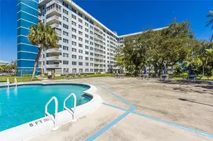 4200 Hillcrest Dr, Hollywood, FL 33021 - Photo 31