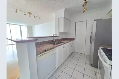 1155 Brickell Bay Dr #2006, Miami, FL 33131 - Photo 13