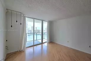 1155 Brickell Bay Dr, Miami, FL 33131 - Photo 3
