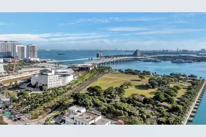 888 Biscayne Blvd #1810, Miami, FL 33132 - Photo 7