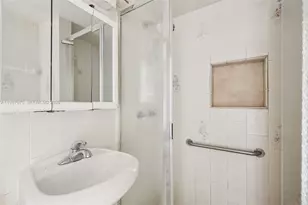 1611 NE 42nd Ct, Pompano Beach, FL 33064 - Photo 19