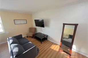 100 Lincoln Rd, Miami Beach, FL 33139 - Photo 15