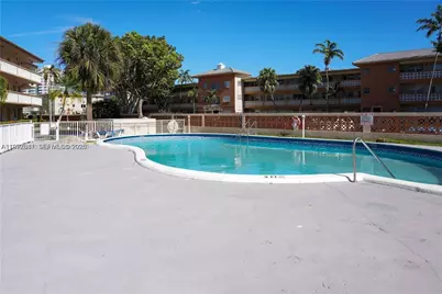 11855 NE 19th Dr #10, North Miami, FL 33181 - Photo 13