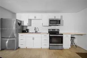 1181 NE 160th St, North Miami Beach, FL 33162 - Photo 5