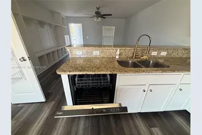 4413 SW 15th Pl, Cape Coral, FL 33914 - Photo 7