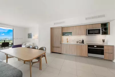 159 NE 6th St #2915, Miami, FL 33132 - Photo 7