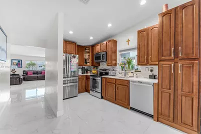 13935 SW 10th St, Miami, FL 33184 - Photo 5