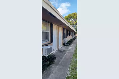 237 SW 5th St, Deerfield Beach, FL 33441 - Photo 11