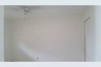 237 SW 5th St, Deerfield Beach, FL 33441 - Photo 9