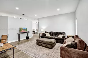 1201 NW 192nd Ln, Pembroke Pines, FL 33029 - Photo 11