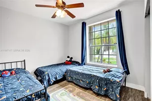 1201 NW 192nd Ln, Pembroke Pines, FL 33029 - Photo 19