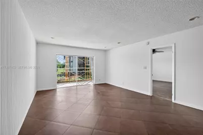 6201 N Falls Cir Dr #207, Lauderhill, FL 33319 - Photo 5