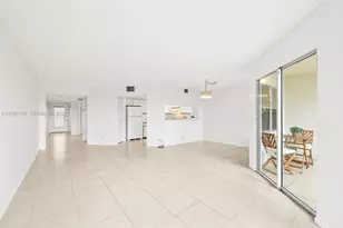 901 SW 128th Ave, Pembroke Pines, FL 33027 - Photo 3