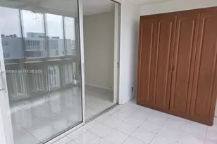 320 NE 12th Ave, Hallandale Beach, FL 33009 - Photo 25