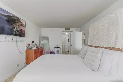 6039 Collins Ave #1607, Miami Beach, FL 33140 - Photo 21