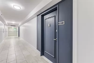 6039 Collins Ave #1607, Miami Beach, FL 33140 - Photo 3