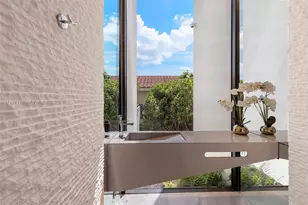 521 Holiday Dr, Hallandale Beach, FL 33009 - Photo 15