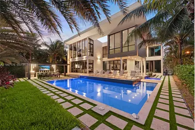 521 Holiday Dr, Hallandale Beach, FL 33009 - Photo 1