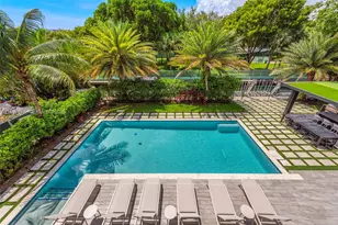 521 Holiday Dr, Hallandale Beach, FL 33009 - Photo 41