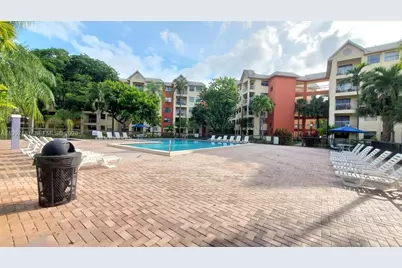 8255 Lake Dr #405, Doral, FL 33166 - Photo 19