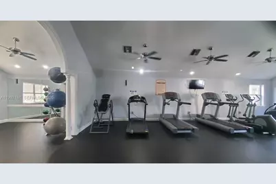 8255 Lake Dr #405, Doral, FL 33166 - Photo 21
