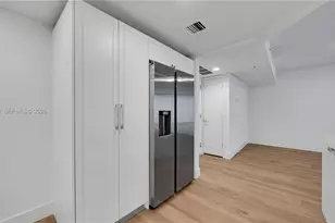 555 NE 34th St, Miami, FL 33137 - Photo 13