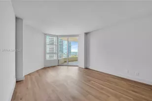 555 NE 34th St, Miami, FL 33137 - Photo 17