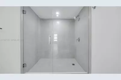 555 NE 34th St #2404, Miami, FL 33137 - Photo 21