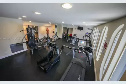 200 Diplomat Pkwy #827, Hallandale Beach, FL 33009 - Photo 13