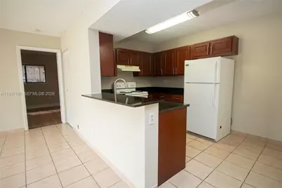 9491 S Palm Cir S #101, Pembroke Pines, FL 33025 - Photo 3