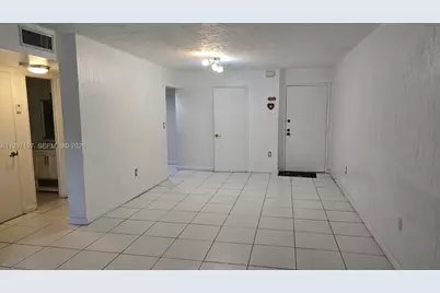 702 NW 87th Ave #309, Miami, FL 33172 - Photo 3