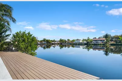 19721 NE 23 Ave, Miami, FL 33180 - Photo 35