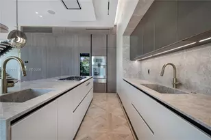 1045 W 47th Ct, Miami Beach, FL 33140 - Photo 11