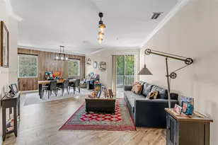 10012 NW 7th St, Miami, FL 33172 - Photo 9