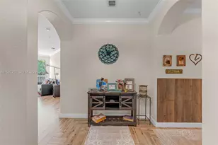 10012 NW 7th St, Miami, FL 33172 - Photo 7