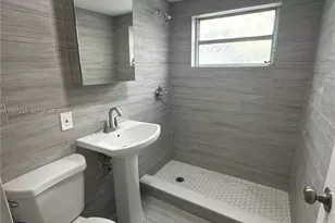 649 SW 7th St, Miami, FL 33130 - Photo 3