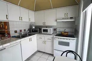 1445 Atlantic Shores Blvd, Hallandale Beach, FL 33009 - Photo 3