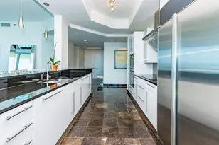 100 S Pointe Dr, Miami Beach, FL 33139 - Photo 9